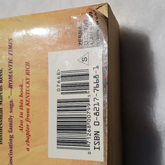 2 Fern Michaels paperback books,  Vegas Heat & Vegas Sunrise - Picture 5 of 6